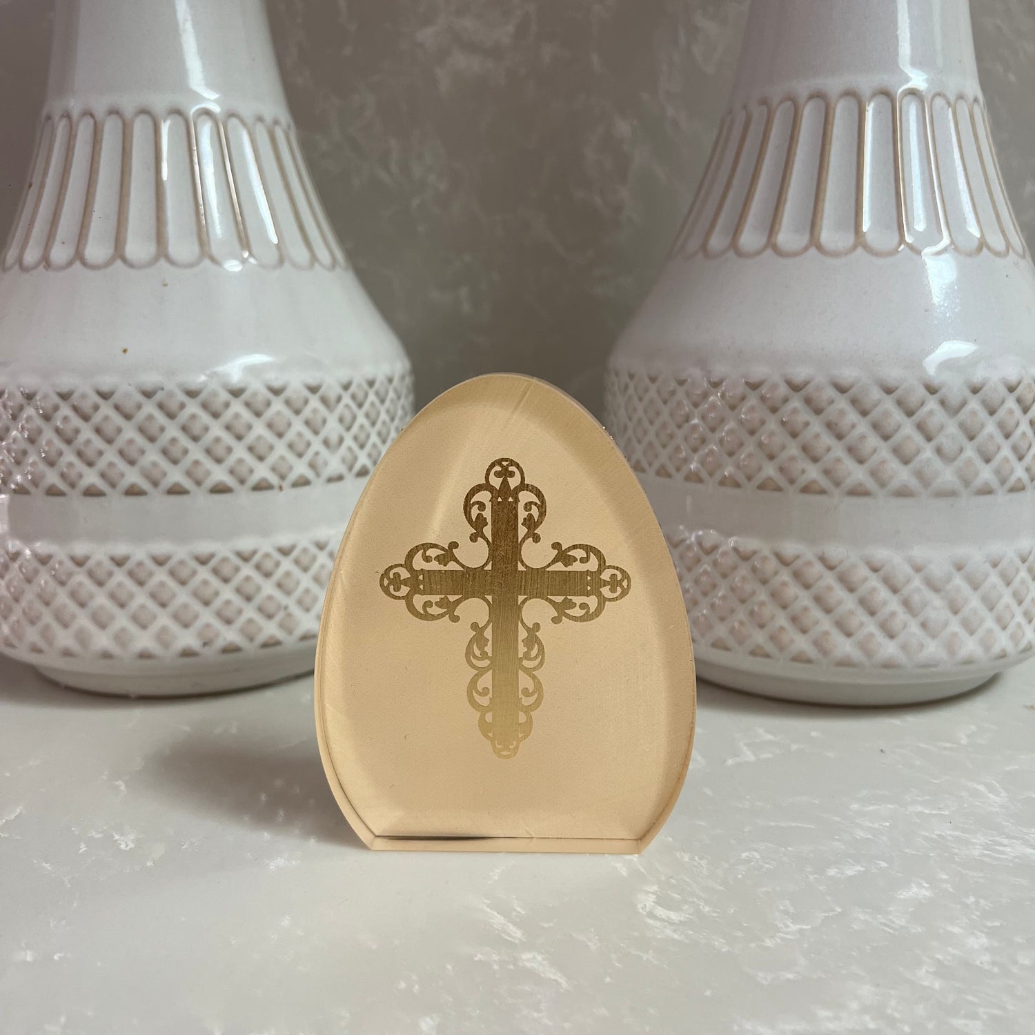 Plexi Glass Cross Cream