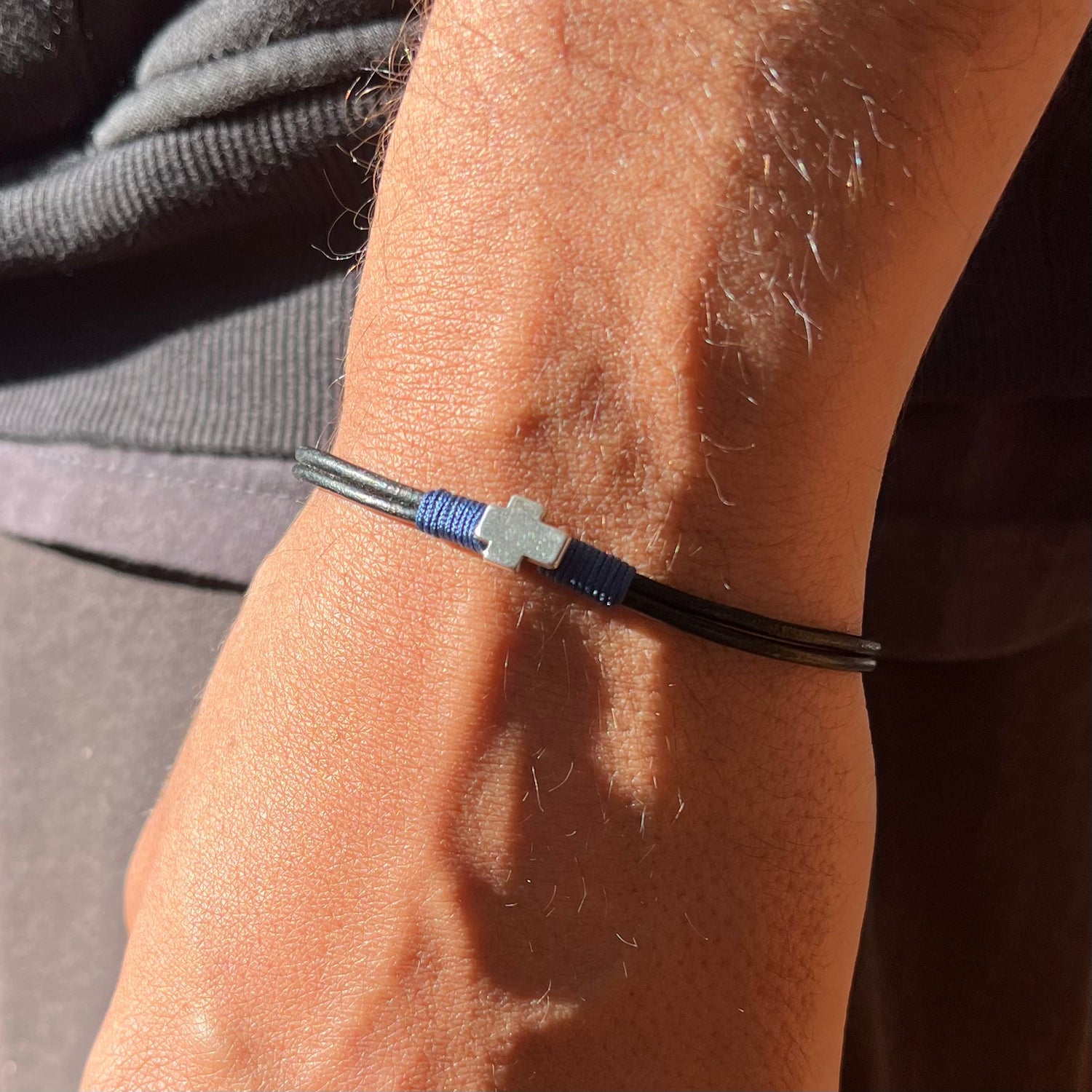 Jim Navy Cross Leather Bracelet