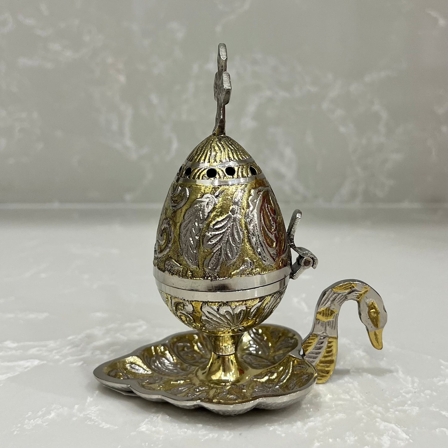 Silver/Gold Swan Thimiato