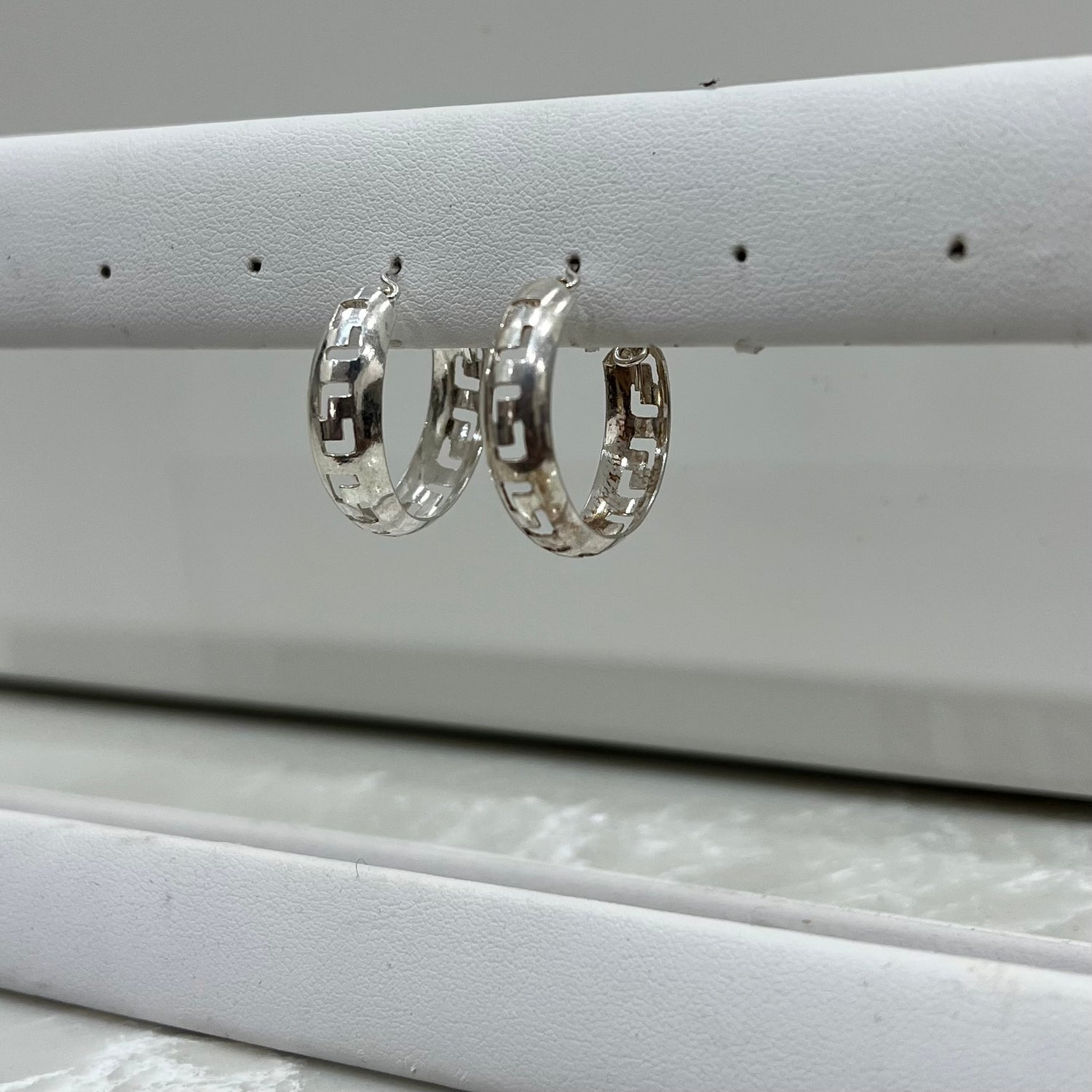Meander Silver Huggies
