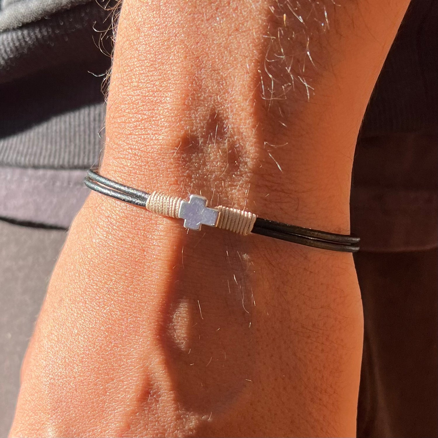 Jim Beige Cross Leather Bracelet