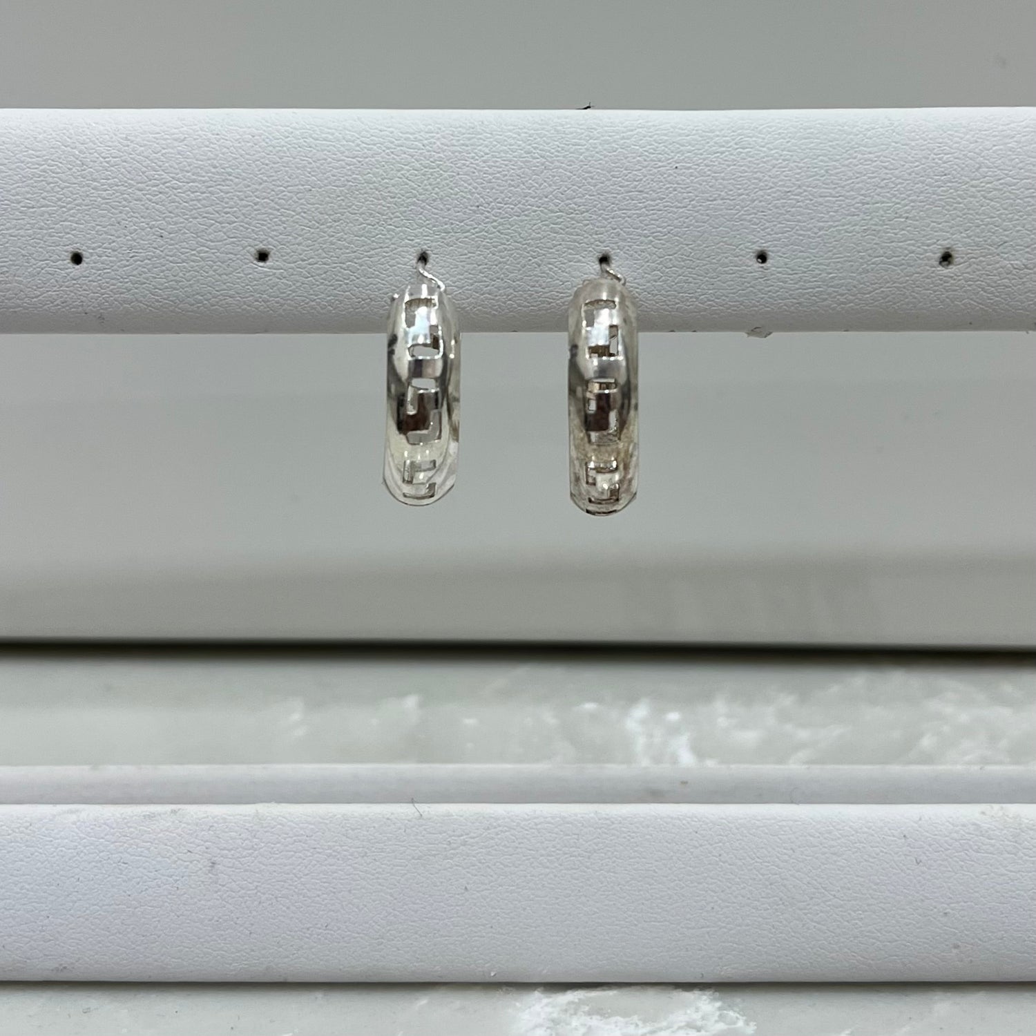 Meander Silver Huggies